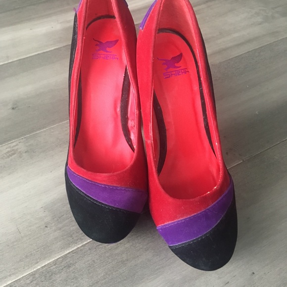 Sheikh Red and Black Velvet Pumps - Picture 6 of 8